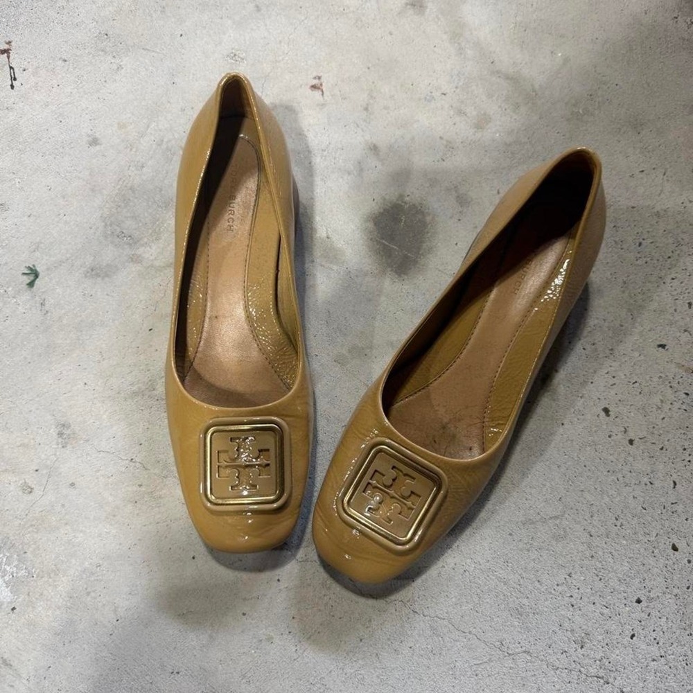 Tory Burch Tan Patent Leather Block Heel Pumps Women's 6.5M Logo Square Toe